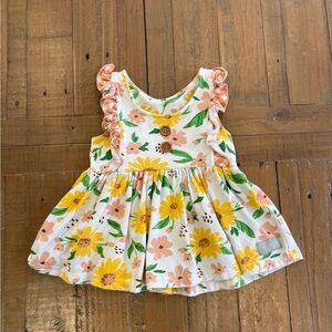 Eleanor rose daisy ruffled top